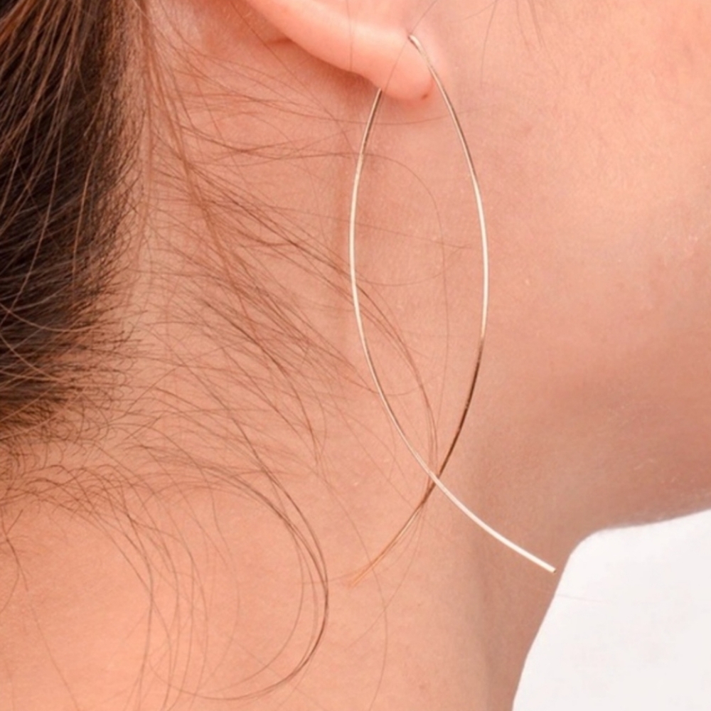 💖 2/$30 Minimalist dainty gold plated simple casual fish hoop earrings - Picture 4 of 12